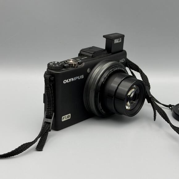 Olympus XZ-1 Digital Camera | 10MP | Black - Picture 2 of 5